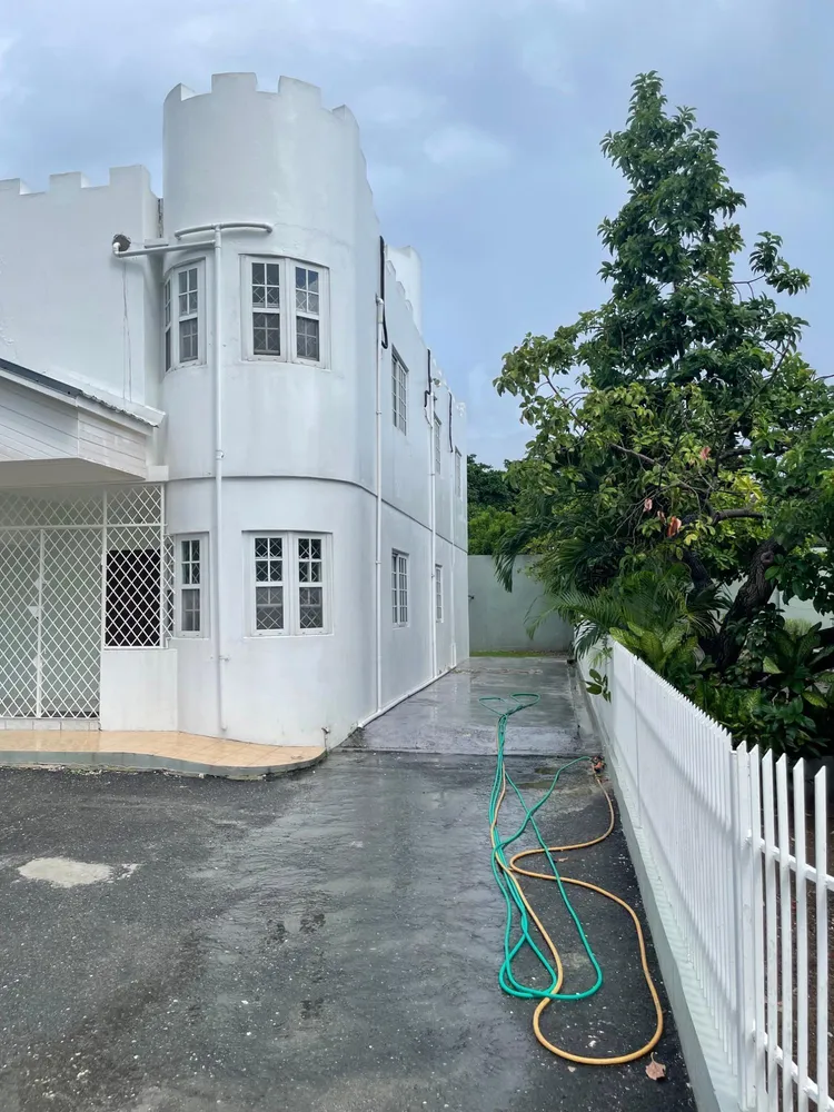 KNIGHTSDALE DR MEADOWBROO Kingston  St. Andrew