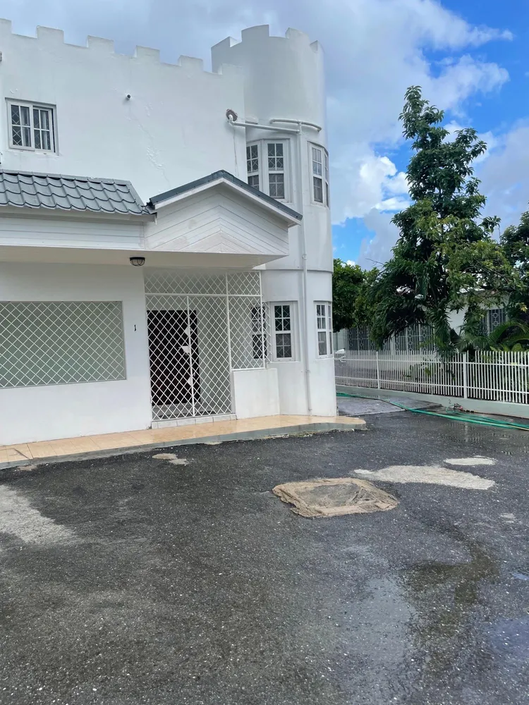 KNIGHTSDALE DR MEADOWBROO Kingston  St. Andrew