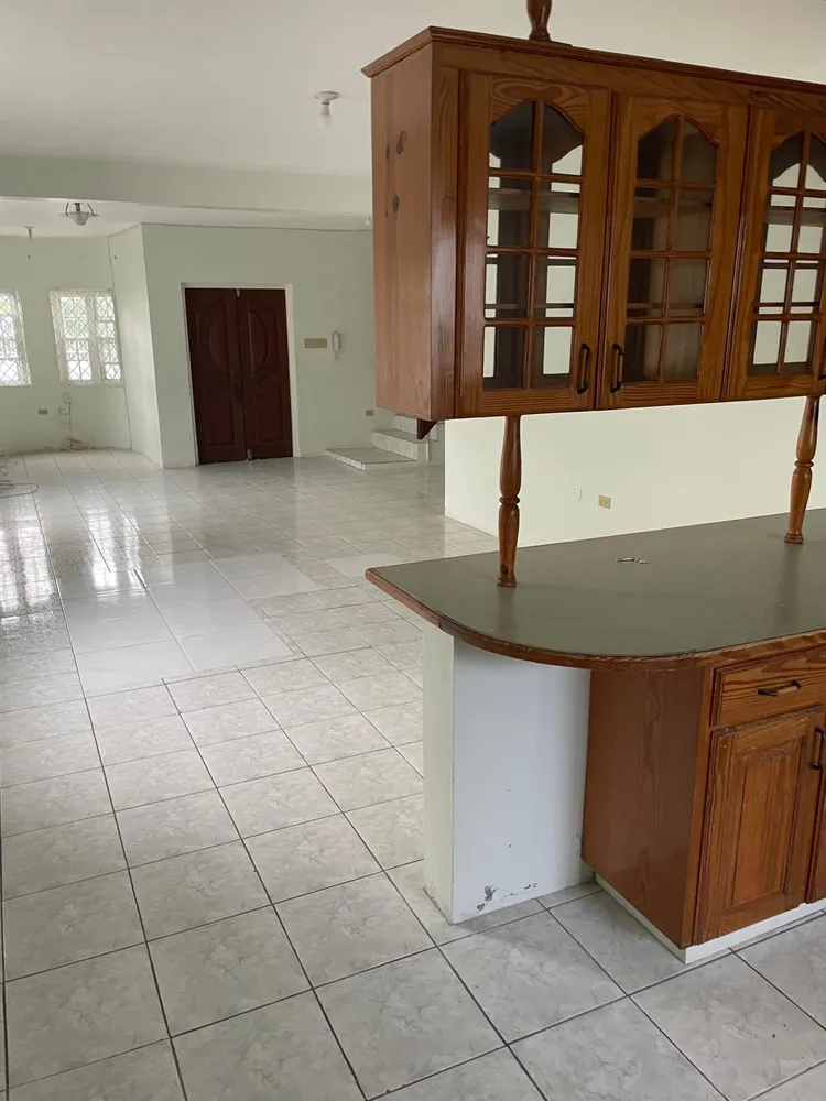 KNIGHTSDALE DR MEADOWBROO Kingston  St. Andrew
