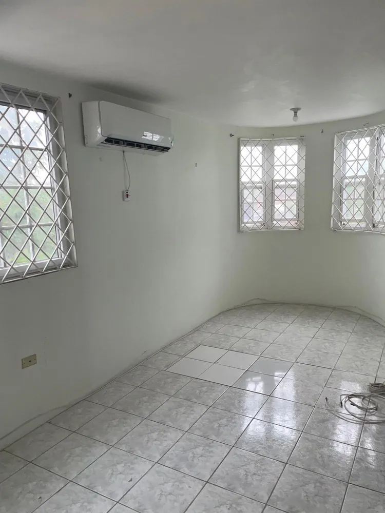 KNIGHTSDALE DR MEADOWBROO Kingston  St. Andrew