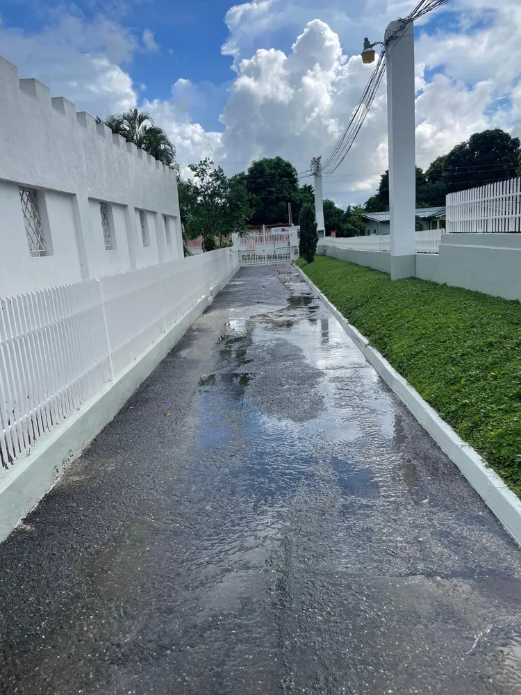 KNIGHTSDALE DR MEADOWBROO Kingston  St. Andrew