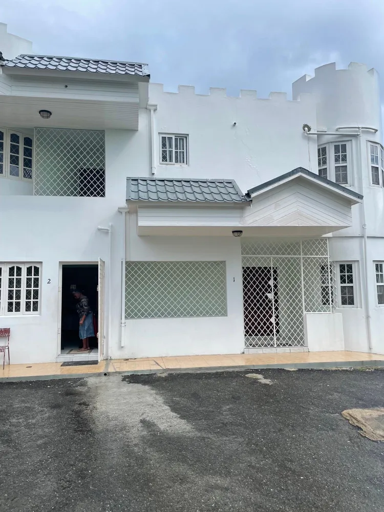 KNIGHTSDALE DR MEADOWBROO Kingston  St. Andrew