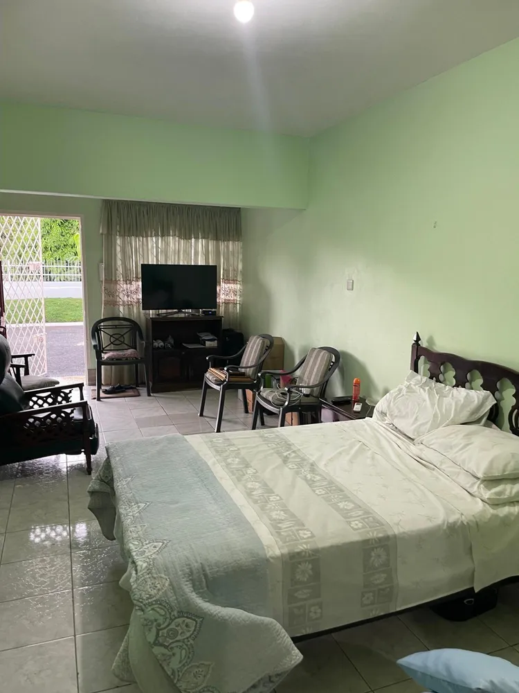 KNIGHTSDALE DR MEADOWBROO Kingston  St. Andrew