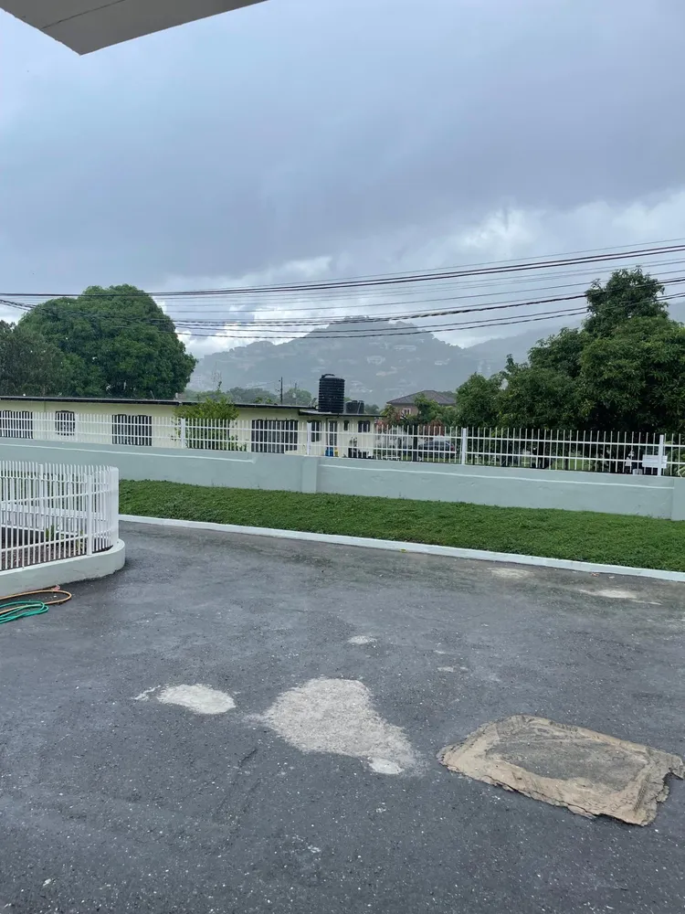 KNIGHTSDALE DR MEADOWBROO Kingston  St. Andrew