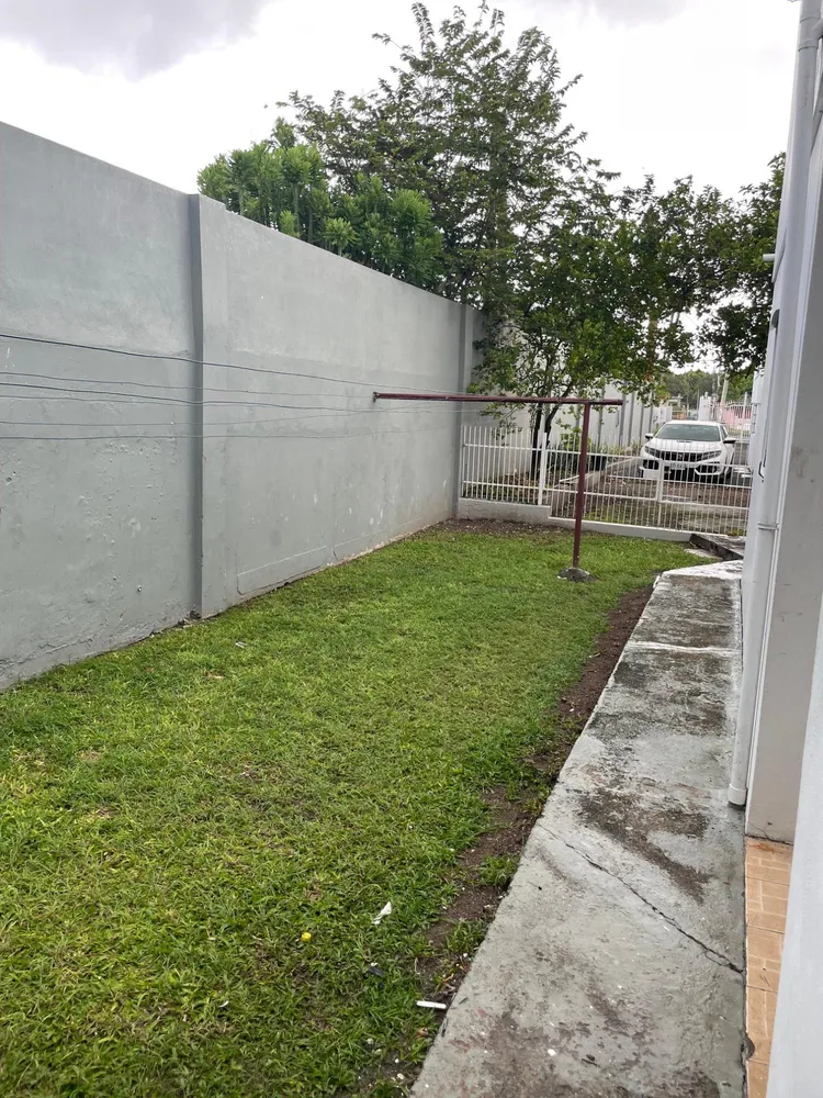 KNIGHTSDALE DR MEADOWBROO Kingston  St. Andrew