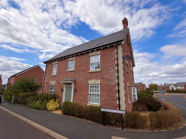Chestnut Close, Burton upon Trent, DE...