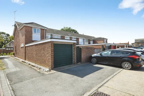Strutt Close, Hatfield Peverel, Chelm...