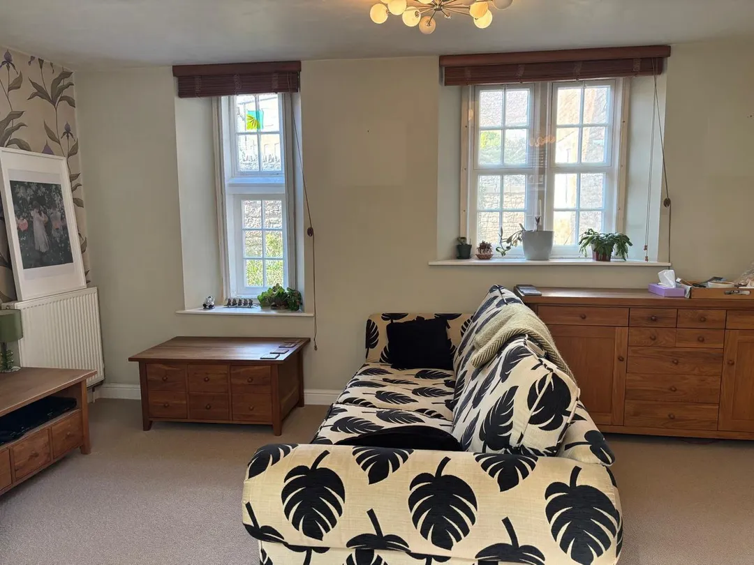 https://mr0.homeflow-assets.co.uk/files/photo/image/48054/7426/_x_/48354884.jpg