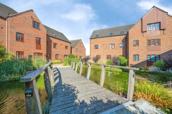 Arden Mews, Kingsbury, Tamworth, Warw...