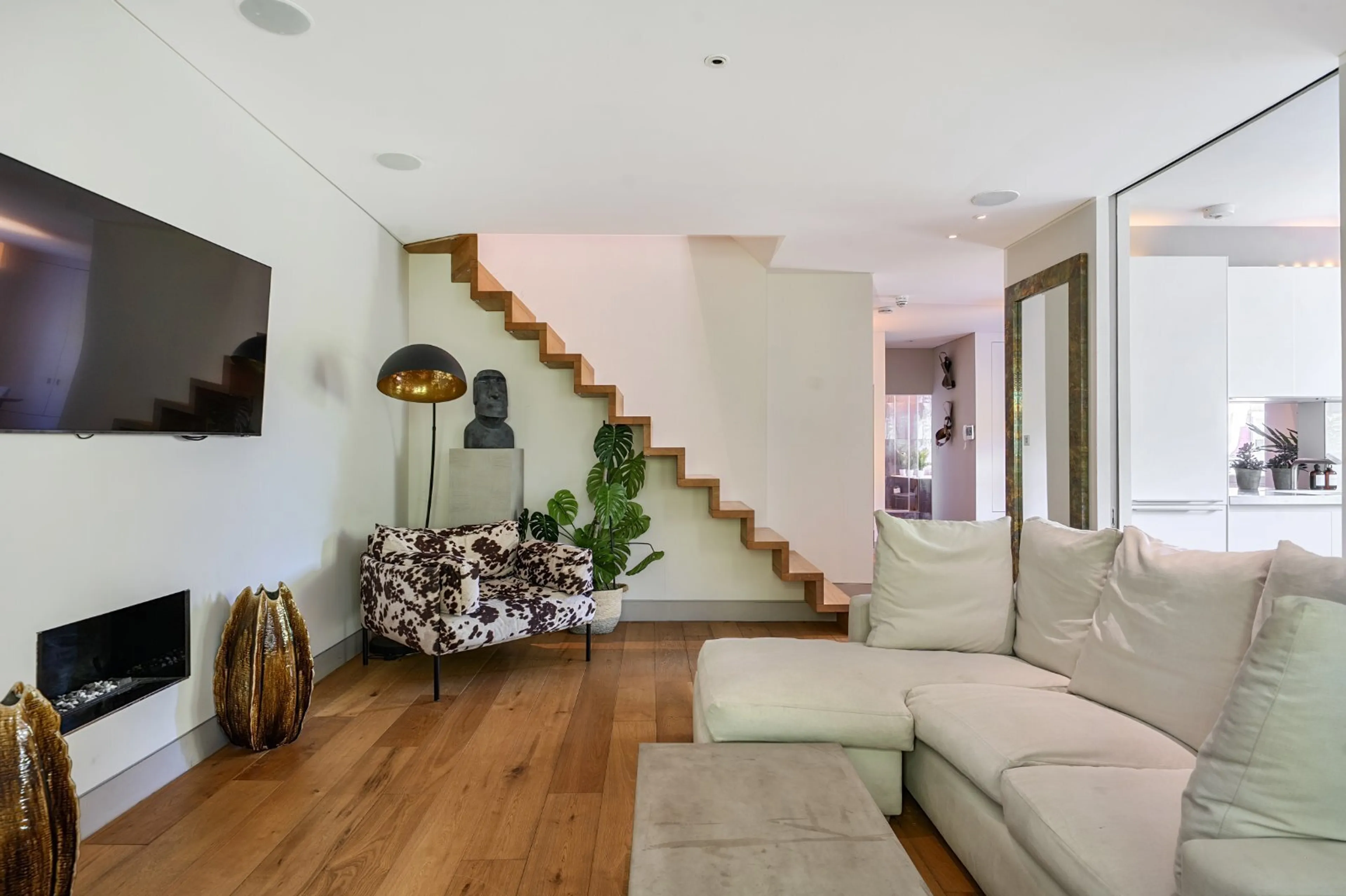 Property at Elm Park Gardens, Chelsea, London, SW10