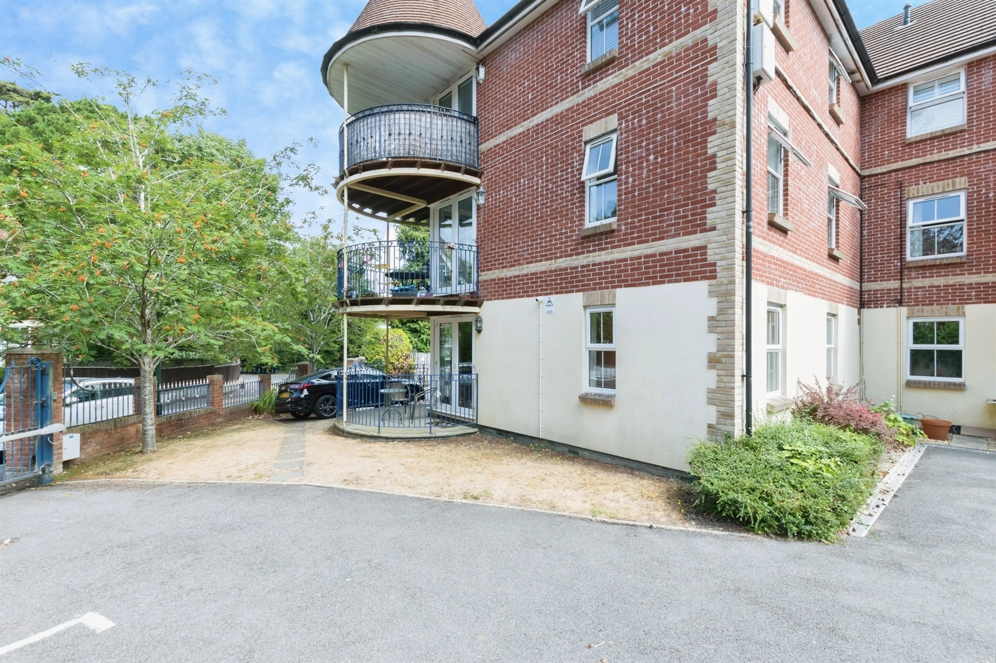 Property photo 0