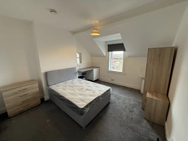 Room 14 208-210 Balby Road, DN4