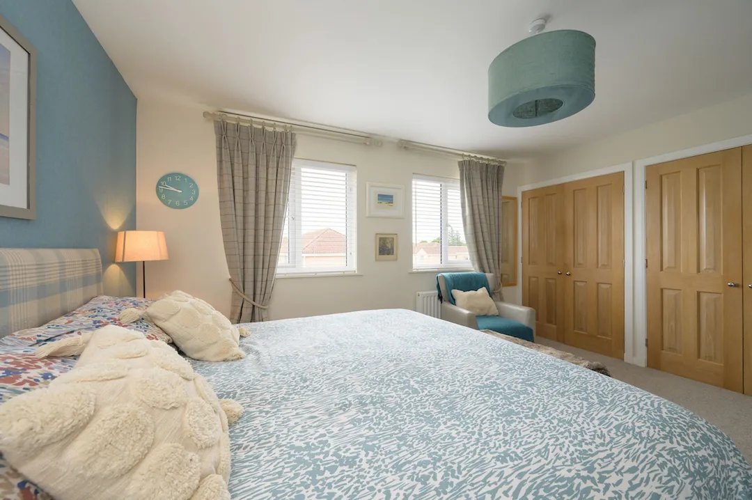 https://mr0.homeflow-assets.co.uk/files/photo/image/48059/6423/_x_/MeadowGrange25-43.jpg