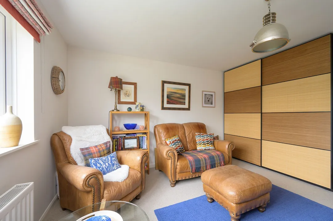 https://mr0.homeflow-assets.co.uk/files/photo/image/48059/6434/_x_/MeadowGrange25-38.jpg