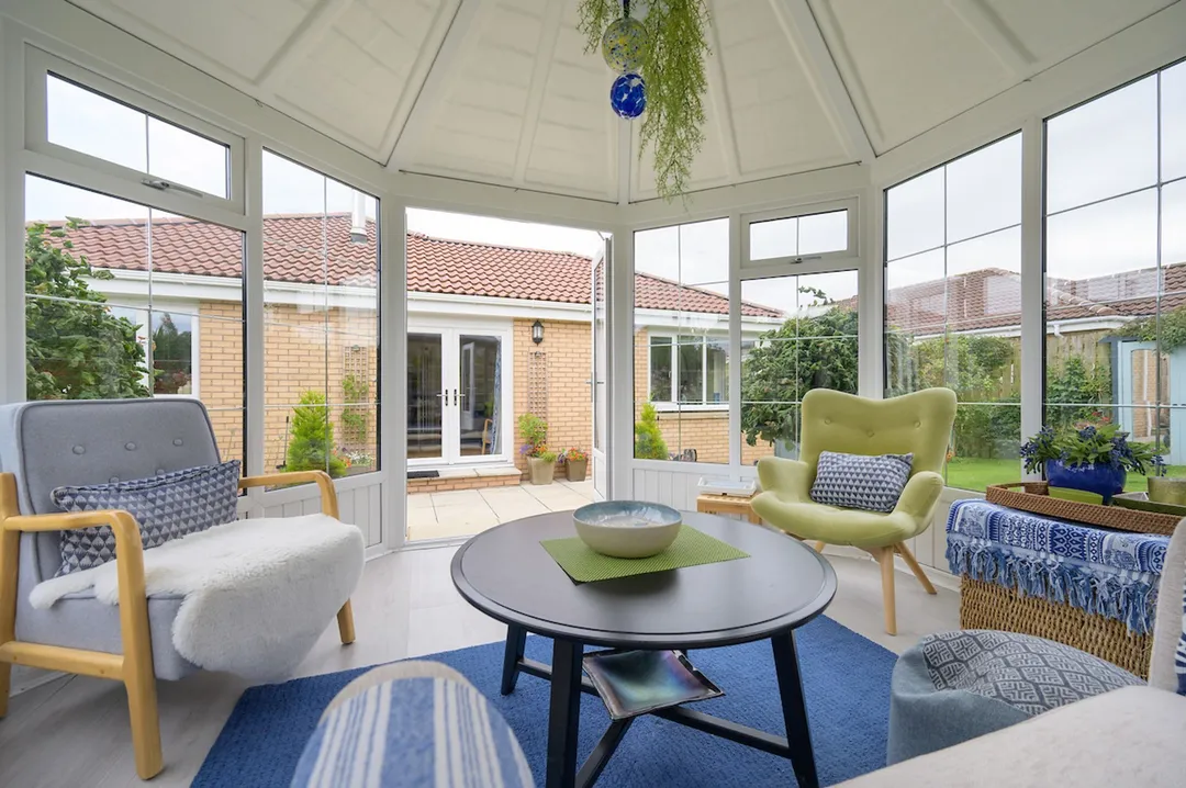 https://mr0.homeflow-assets.co.uk/files/photo/image/48059/6481/_x_/MeadowGrange25-91.jpg