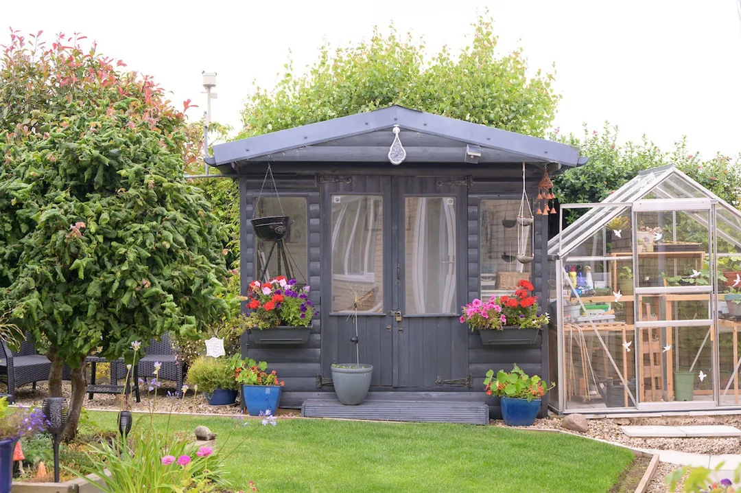 https://mr0.homeflow-assets.co.uk/files/photo/image/48059/6485/_x_/MeadowGrange25-86.jpg