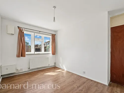 Quantock Close, Harlington, HAYESphoto