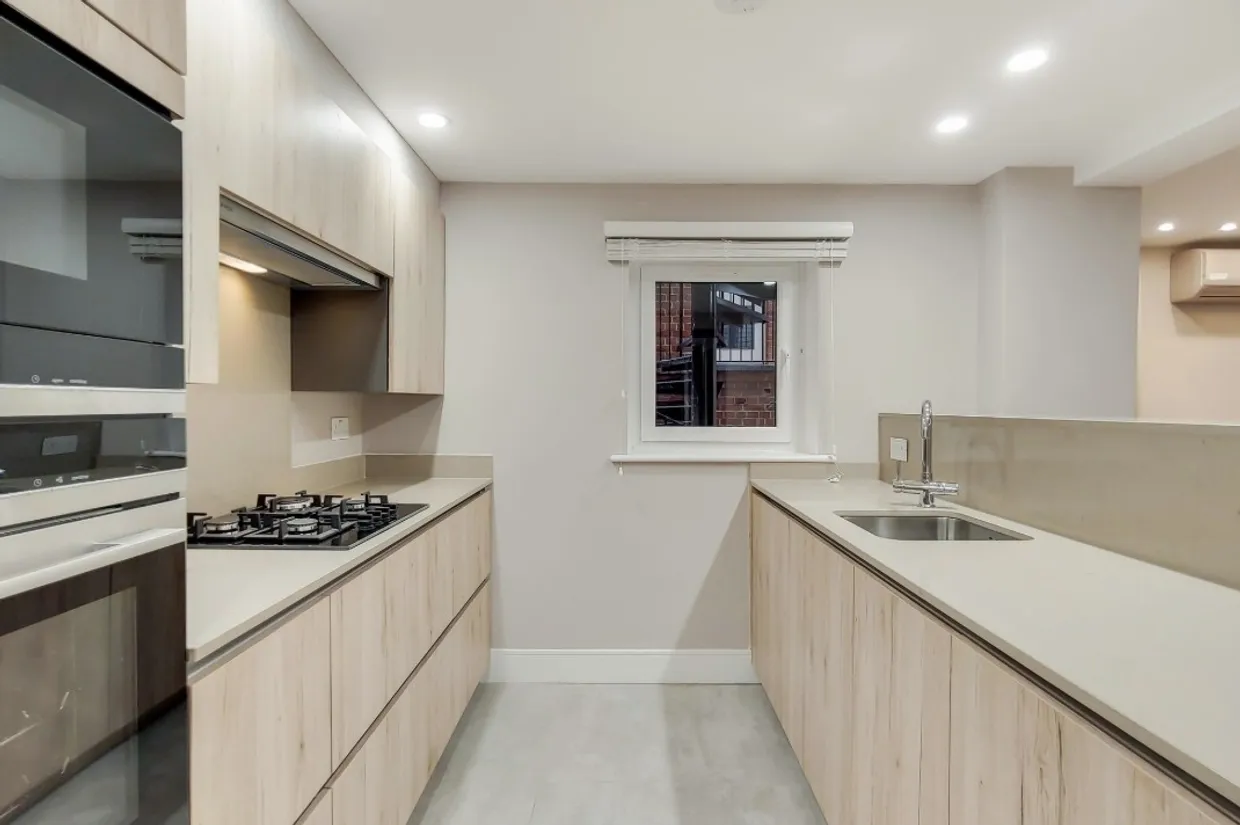 Fitzjohns Avenue London NW3 photo 1