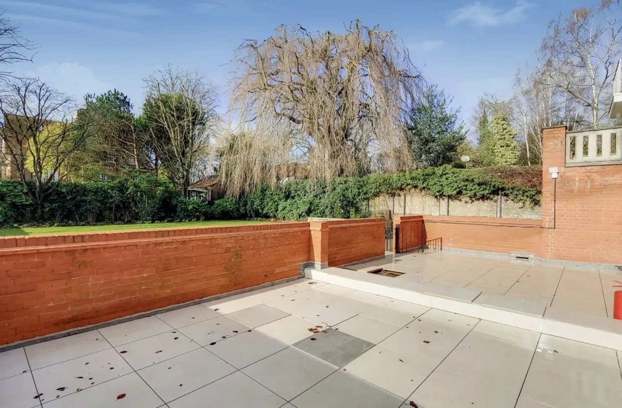 Fitzjohns Avenue London NW3 photo 4
