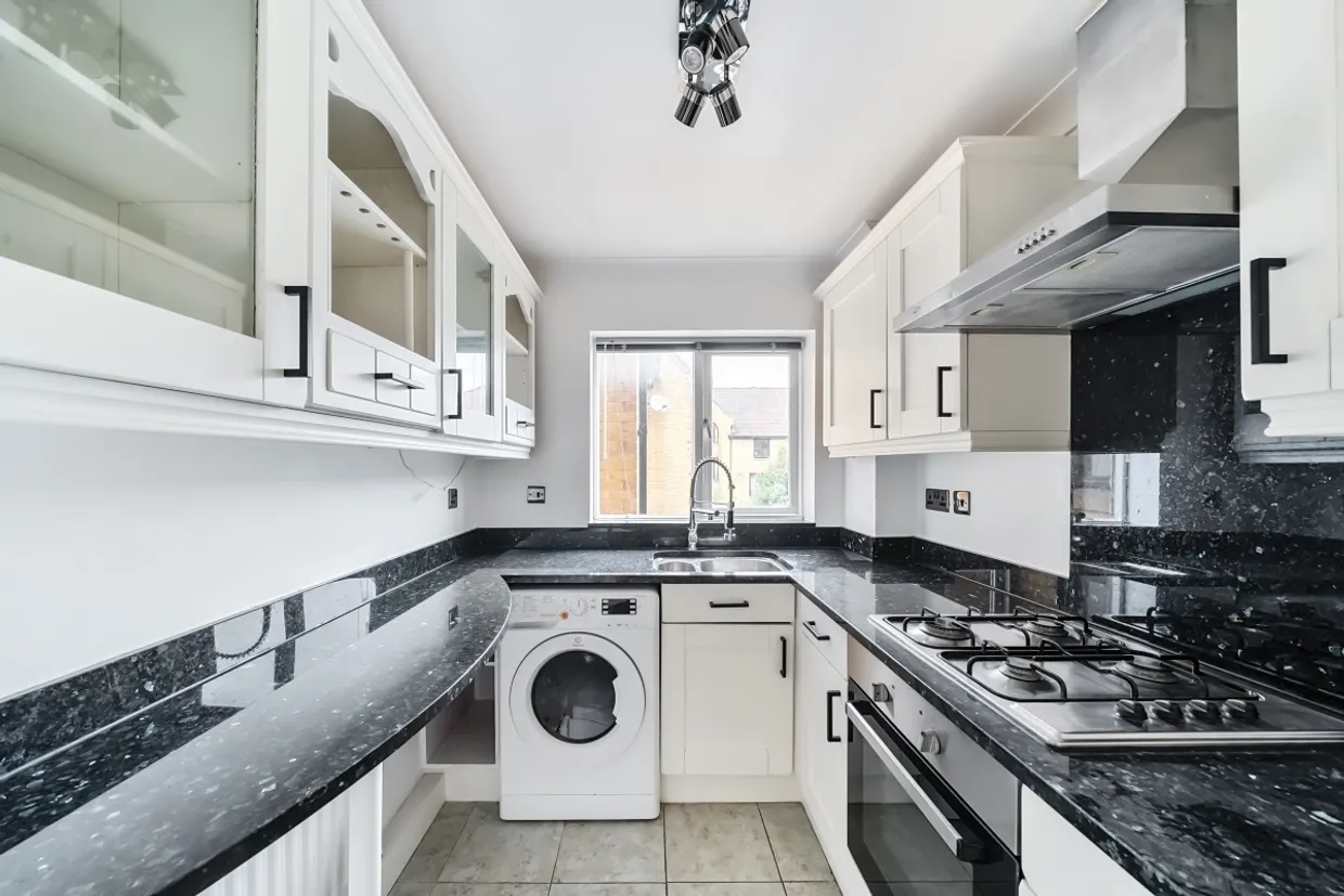Welland Mews, Wapping, E1W photo 5