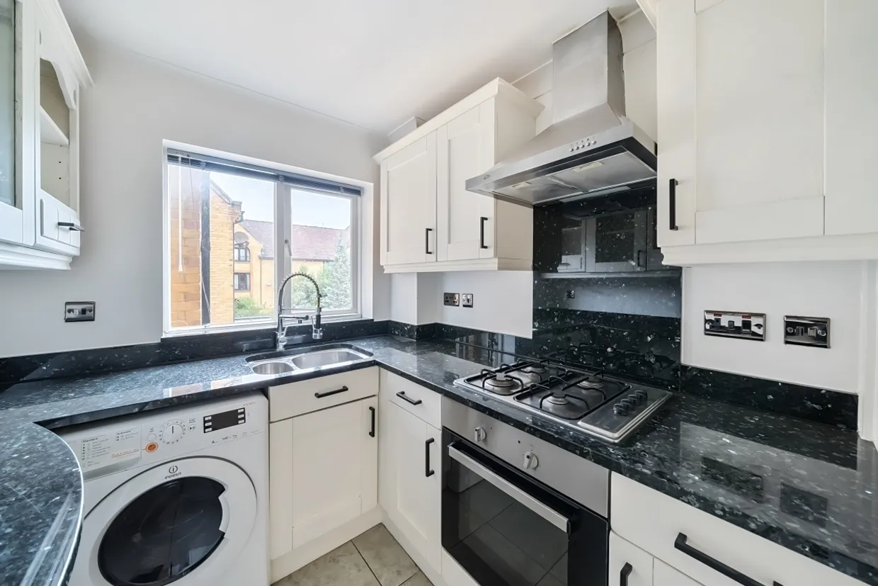 Welland Mews, Wapping, E1W photo 6
