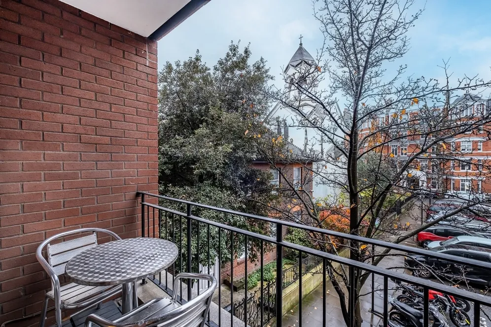 Iverna Gardens London W8 photo 9