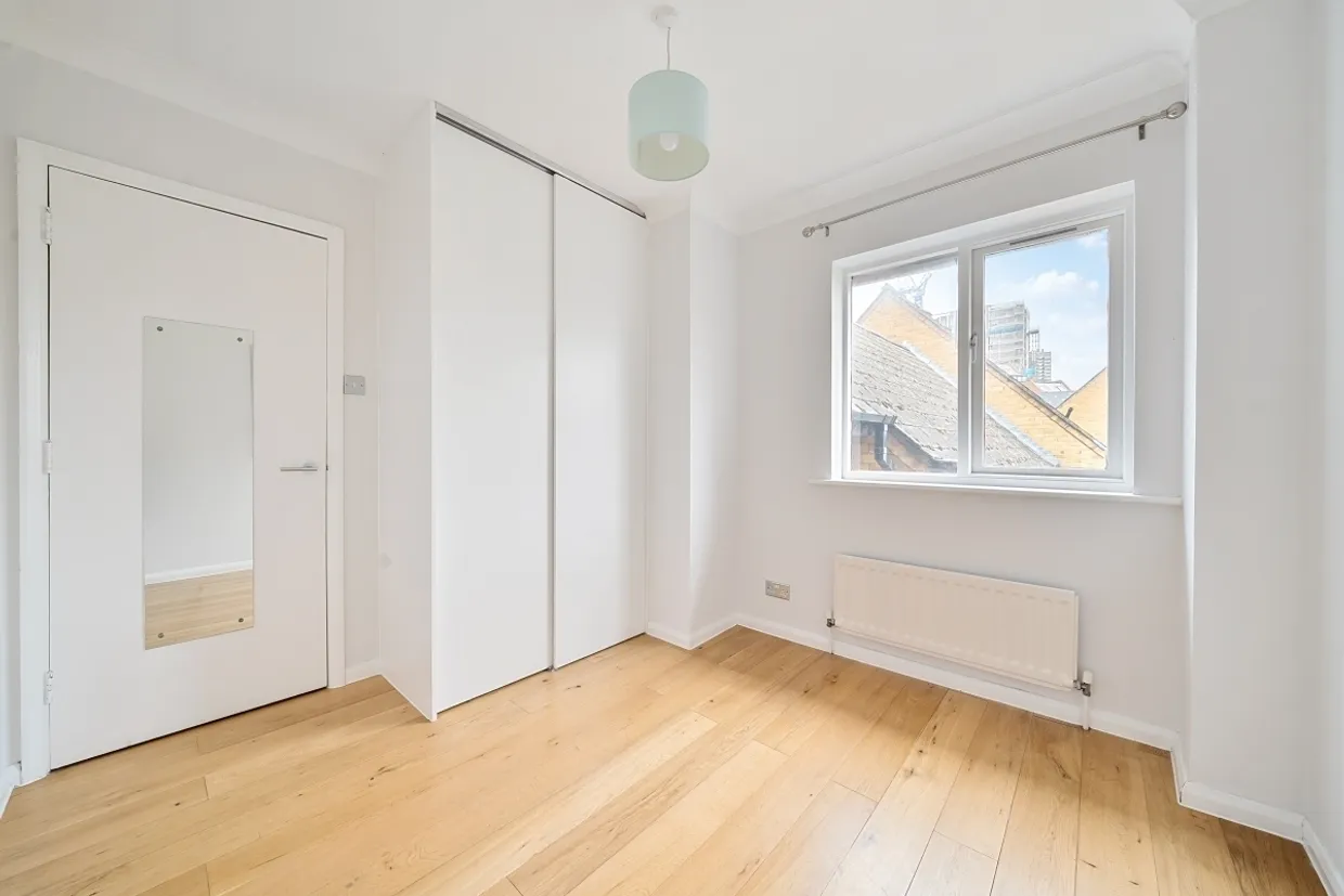 Welland Mews, Wapping, E1W photo 14