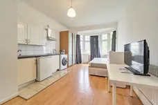 Finchley Road London NW3 photo 5