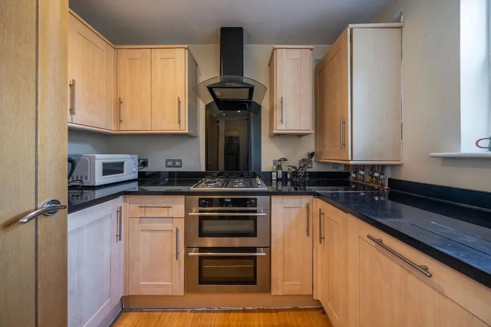 Ferndale Road London SW4 photo 16