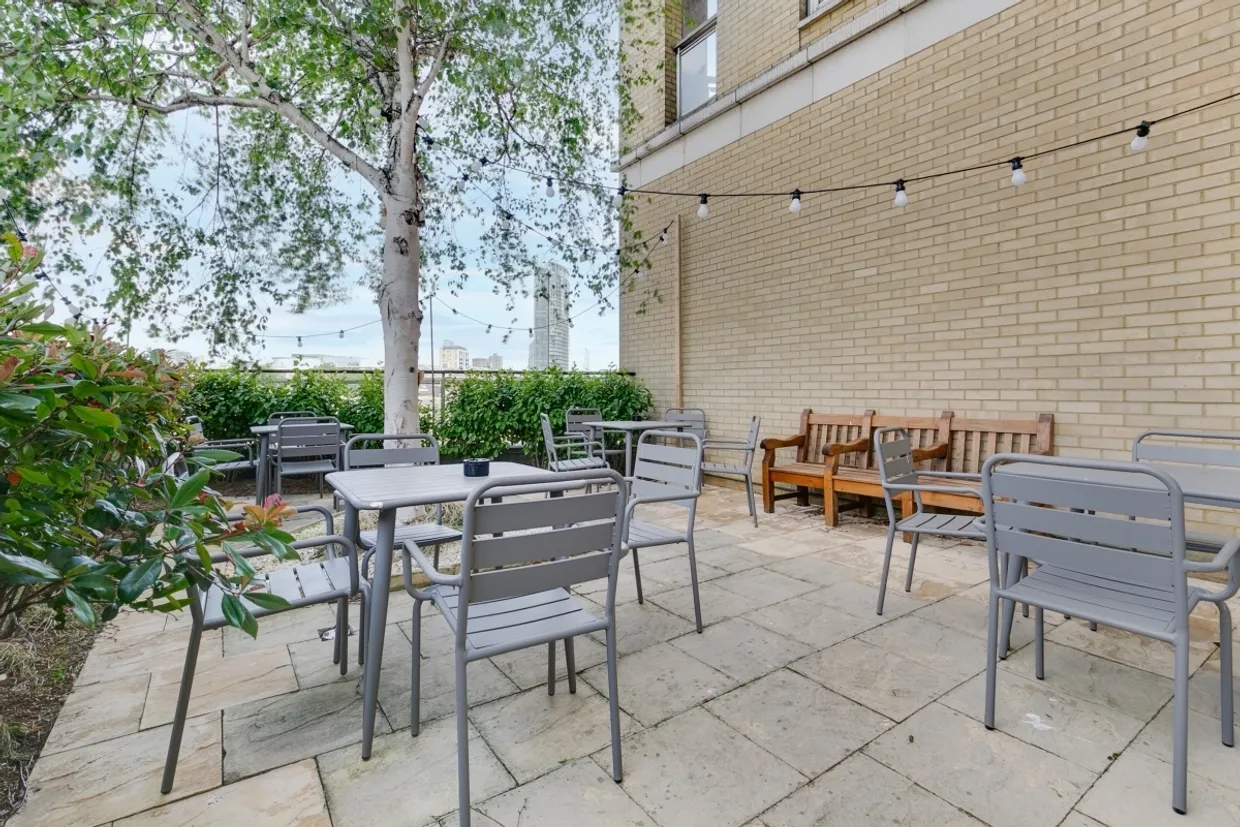 Westferry Circus, E14 photo 20