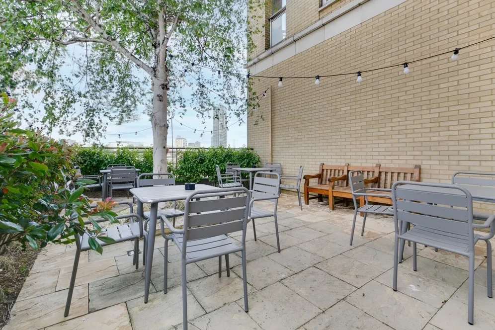 Westferry Circus, E14 photo 20