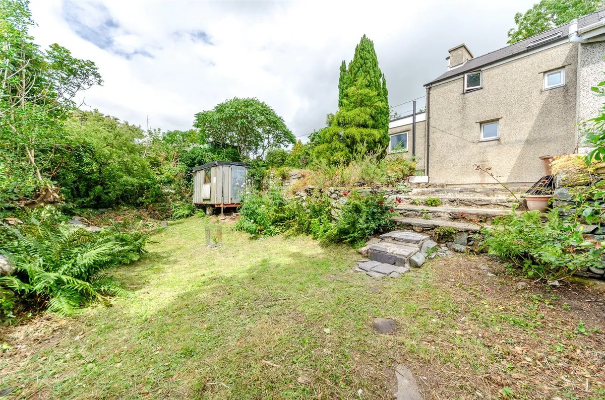 Clwt-y-Bont, Caernarfon, Gwynedd, LL55