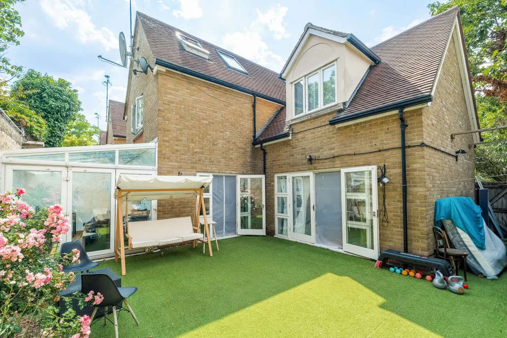 Catherine Grove, London, SE10 photo 8