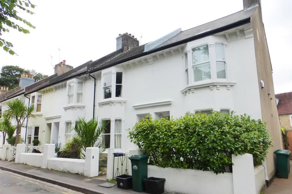 Middle Road, BRIGHTON