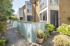 Winchester Walk, London, SW15 photo 12