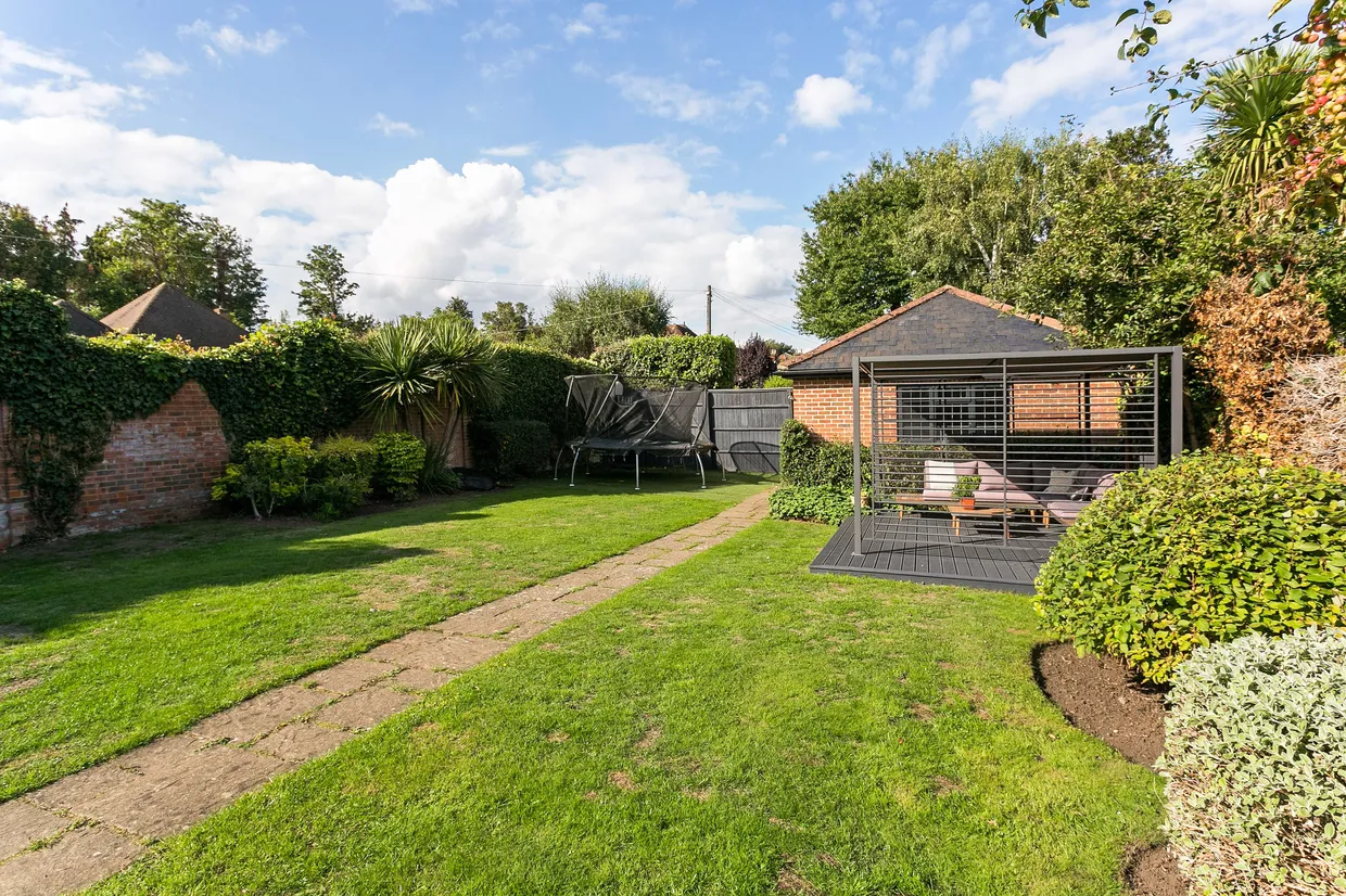 Elm Grove, Maidenhead, SL6 photo 10