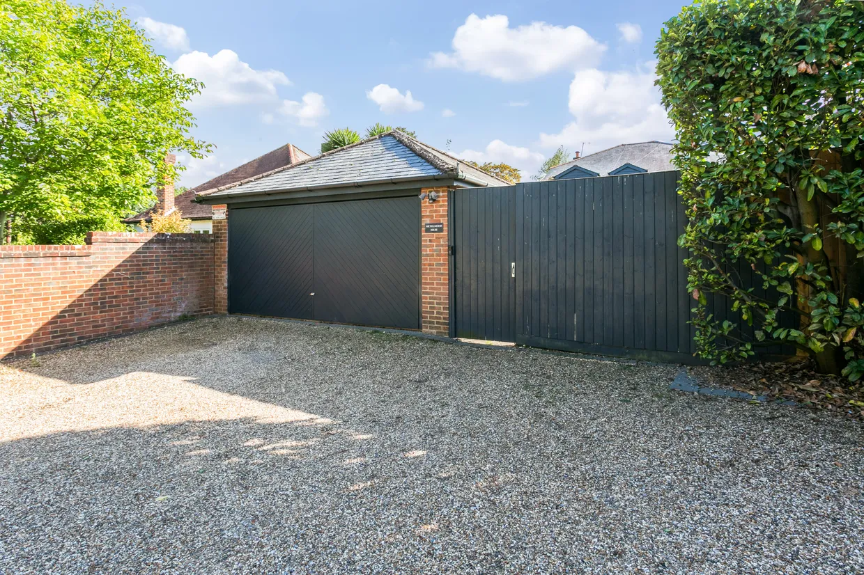 Elm Grove, Maidenhead, SL6 photo 12