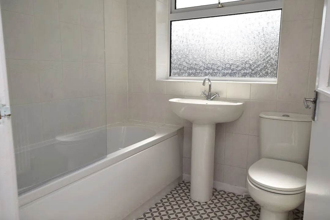 https://mr0.homeflow-assets.co.uk/files/photo/image/48060/8120/_x_/SOU210246_10.jpg