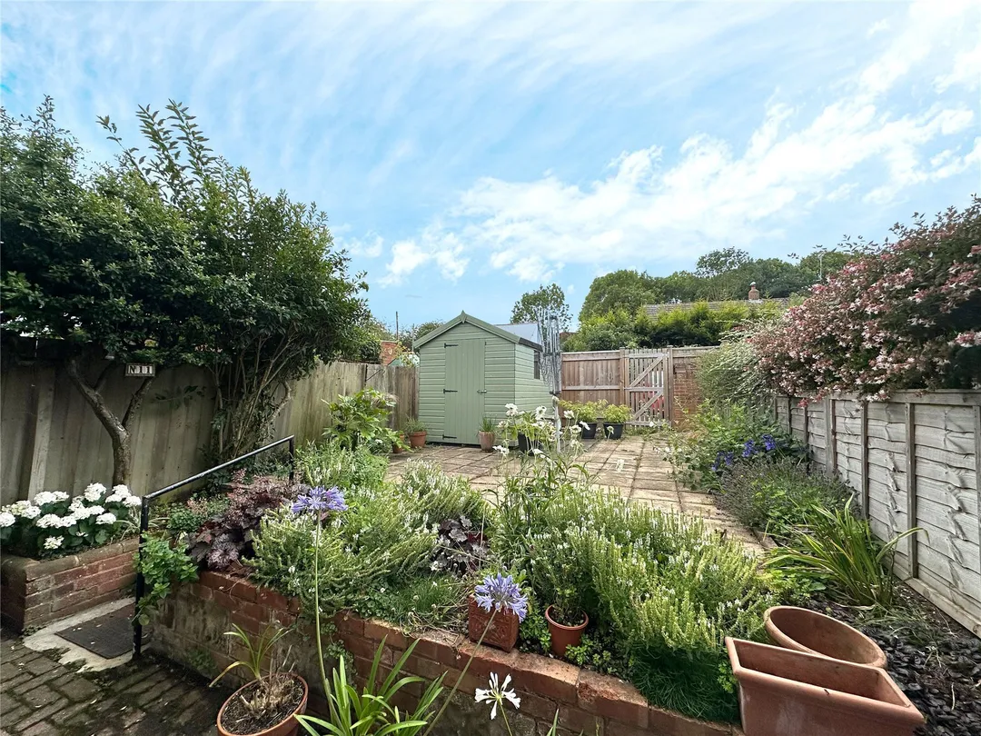 https://mr0.homeflow-assets.co.uk/files/photo/image/48060/8132/_x_/SOU210246_16.jpg