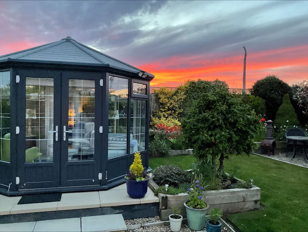 https://mr0.homeflow-assets.co.uk/files/photo/image/48063/1002/_x_/ClientPic.jpg