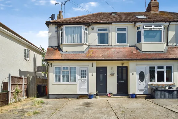 The Parade, North Road, Havering-Atte...