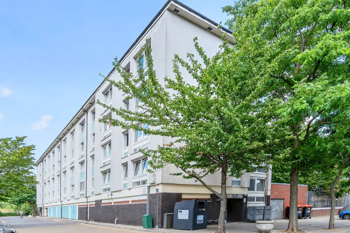 Queensdale Crescent, London
