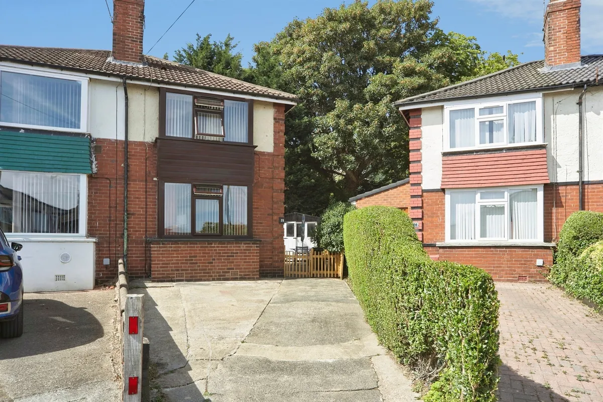 Station Crescent, LEEDS