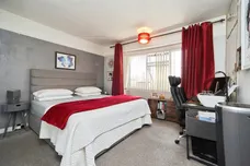 Station Crescent, LEEDS