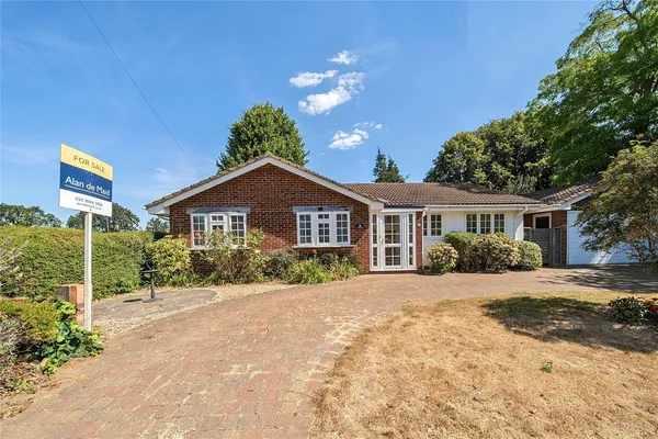 Lawn Close, Bromley, BR1