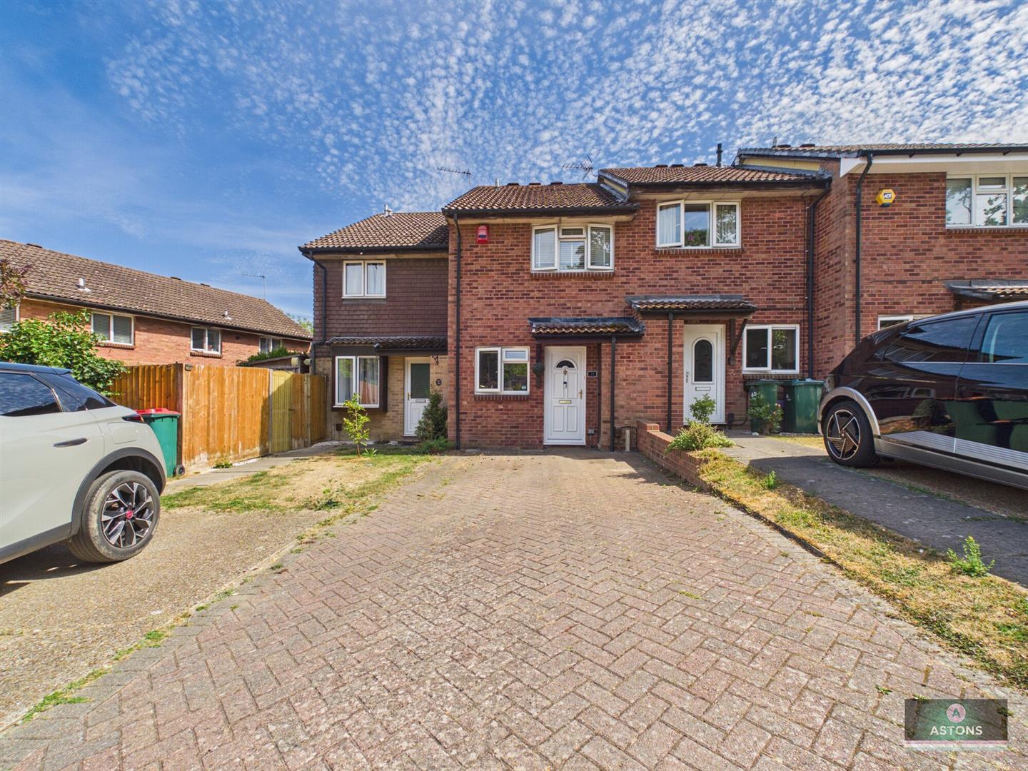 Birkdale Drive, Ifield West Image 1