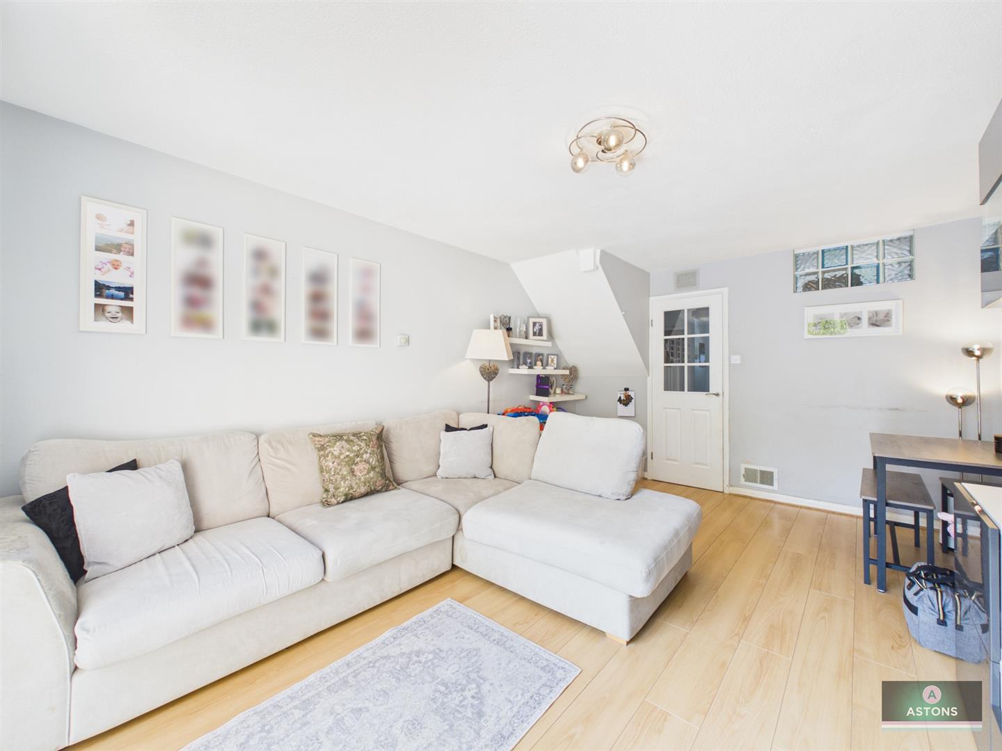 Birkdale Drive, Ifield West Image 2
