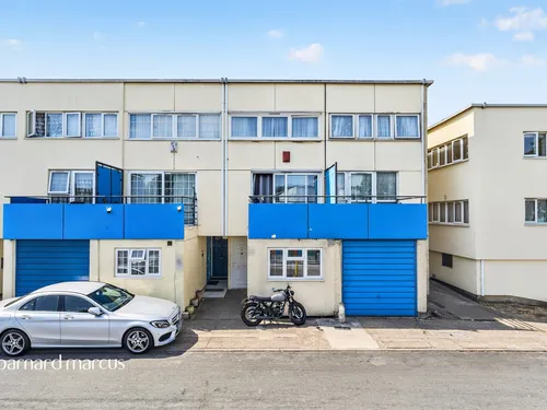 Montgomery Close, Mitchamphoto