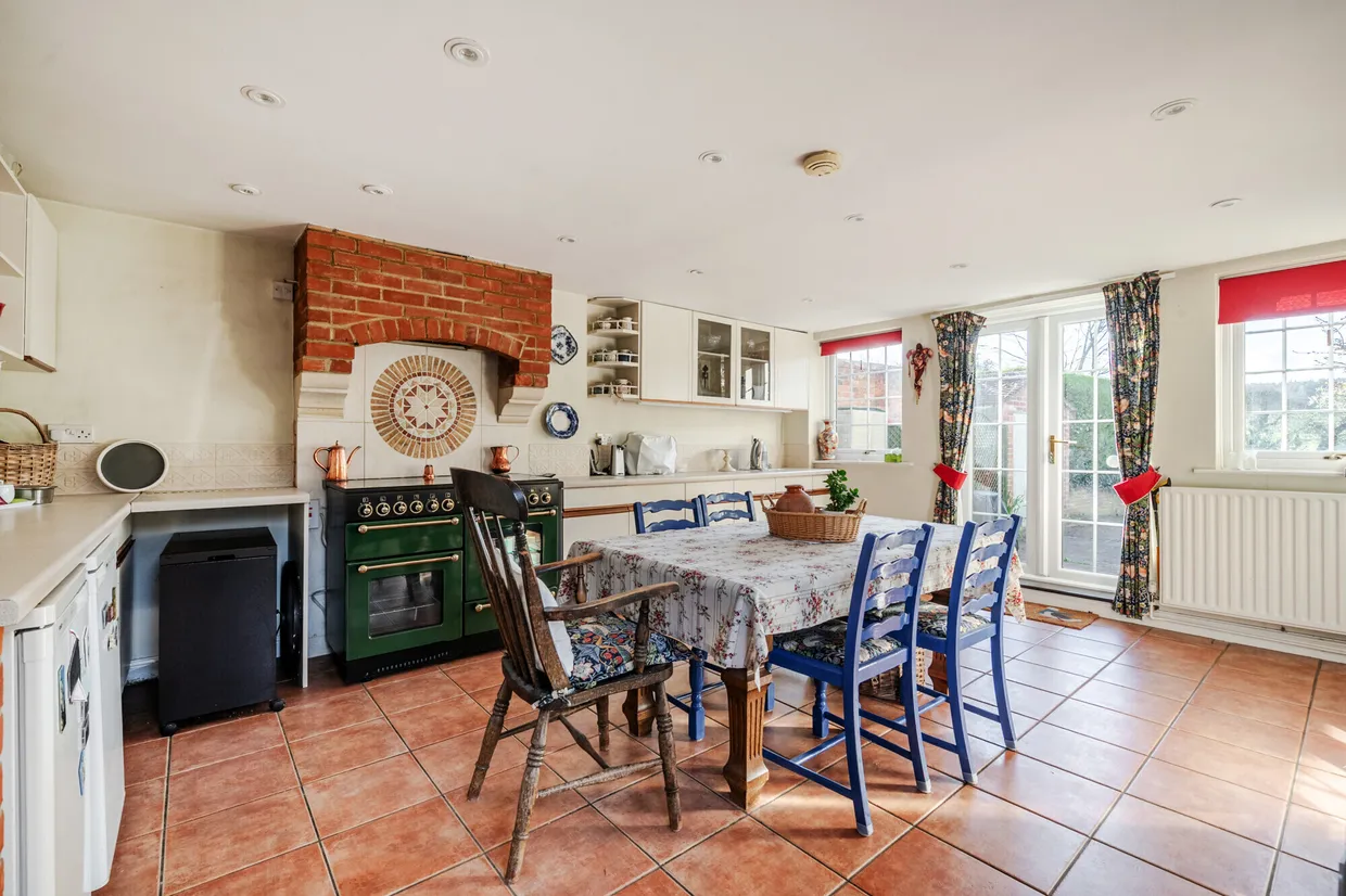 Long Lane, Newbury, RG14 photo 2
