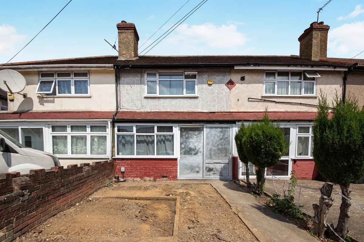 Leyburn Road, London